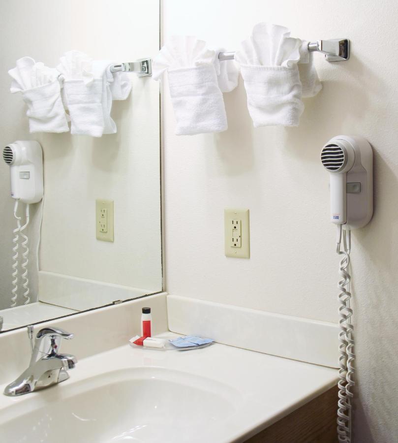 Homestead Inn And Suites Hardin Extérieur photo