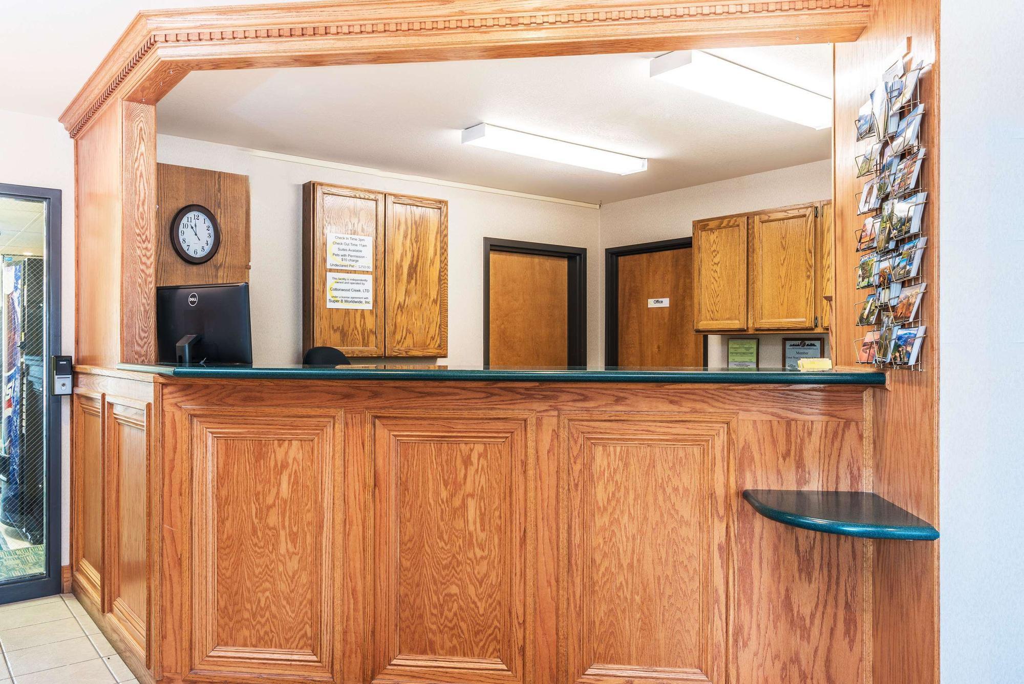 Homestead Inn And Suites Hardin Extérieur photo