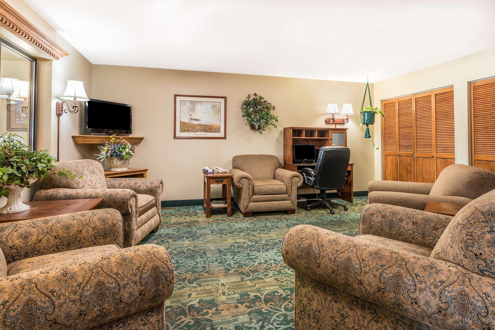 Homestead Inn And Suites Hardin Extérieur photo