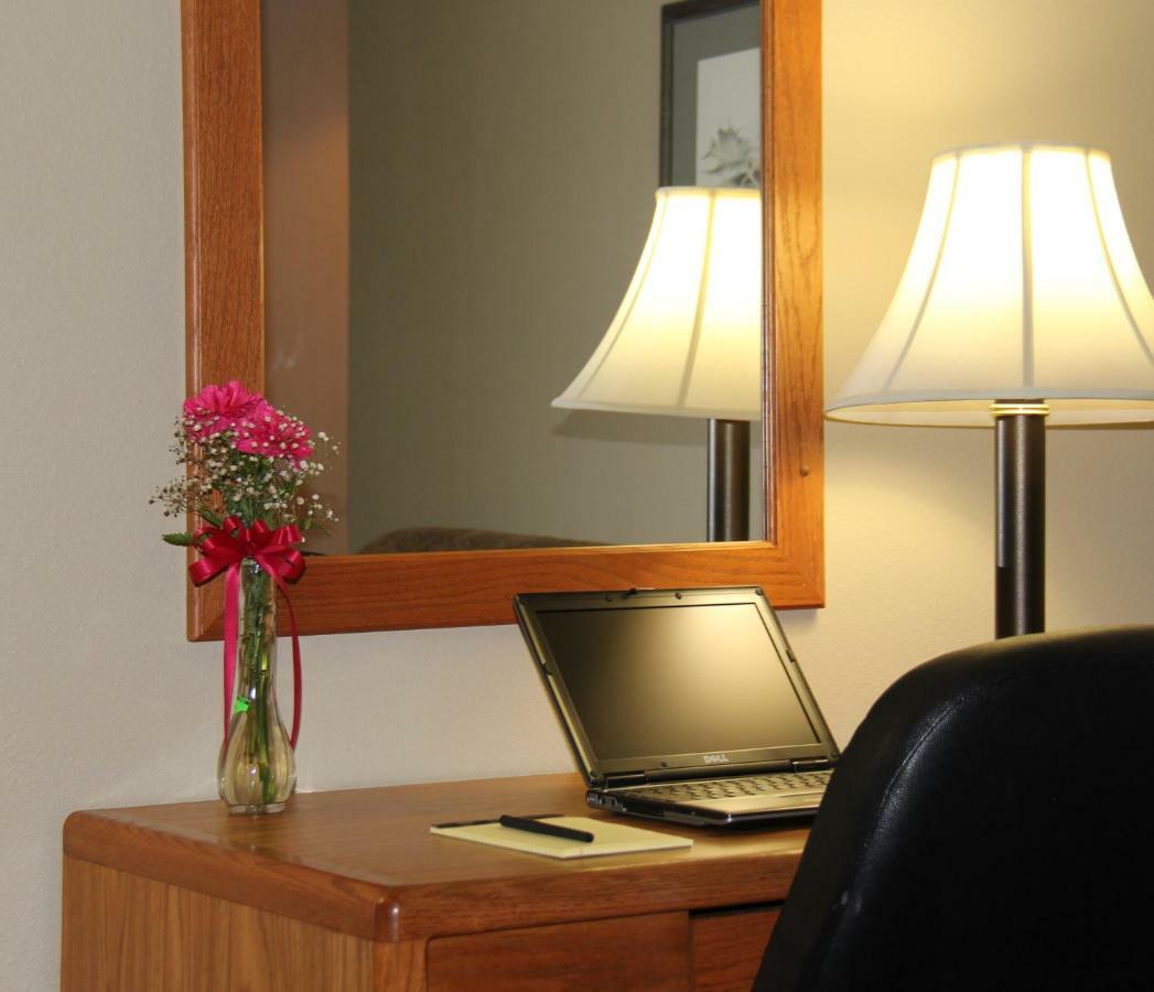 Homestead Inn And Suites Hardin Extérieur photo