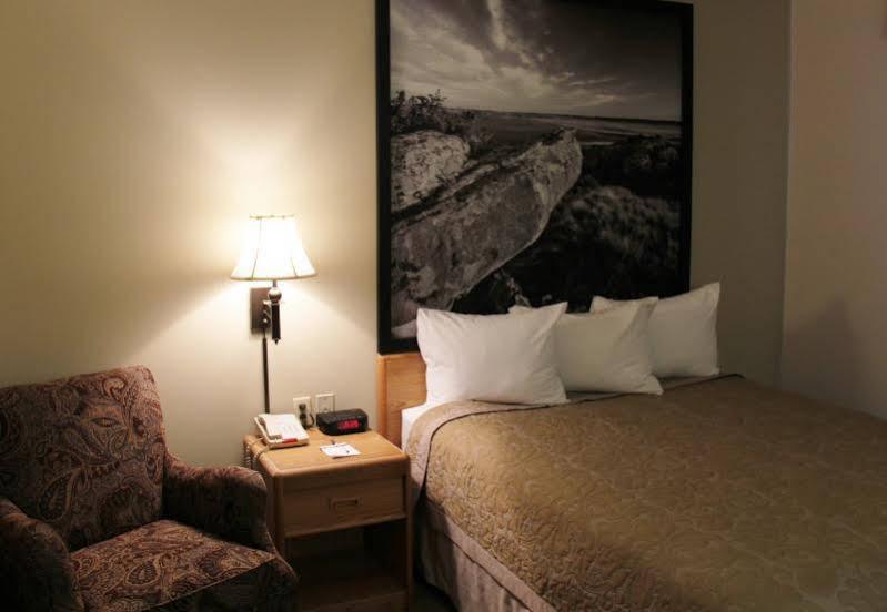 Homestead Inn And Suites Hardin Extérieur photo